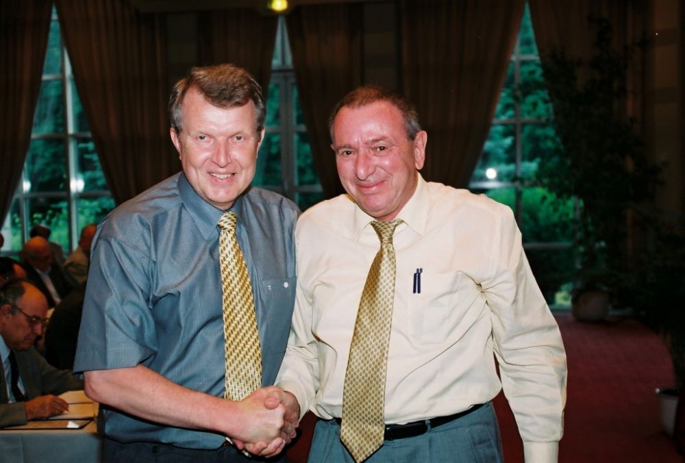 Dr. Hans-Karl Penning, Guenter Bechtold, „Stabwechsel” 1999.jpg