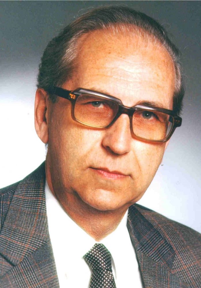 Dr. Friedrich F. Steuer, ca. 1990.jpg