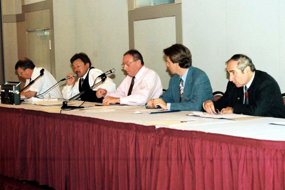 von links: Dr. Hans-Karl Penning, Dr. Helmut Oechsner, Guenter Bechtold, Hans-Dieter Schlegel, Dr. Fritz Modry, Vorstand 1997.jpg